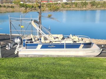2018 SunChaser Geneva Fish 22 Fish DLX