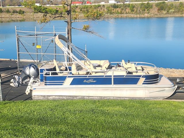 2018 SunChaser Geneva Fish 22 Fish DLX