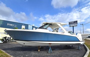 2025 Tiara Yachts 34 LS