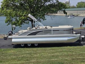 Bennington 22 SSBXP