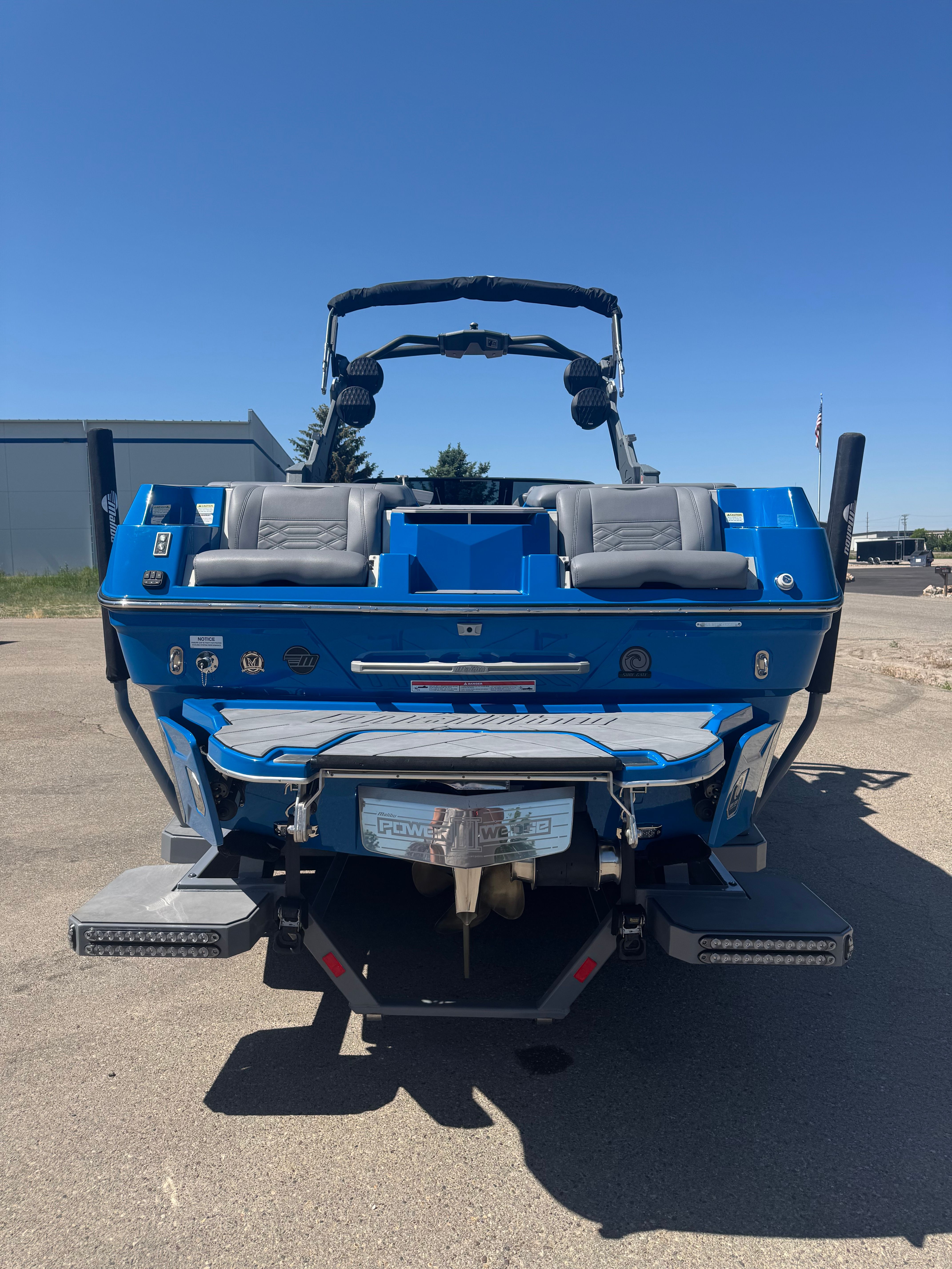 2023 Malibu 26 LSV