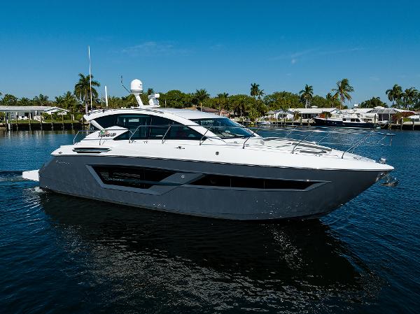 Cruisers Yachts 46 Cantius Cruisers Yachts 46 FINNS UP - Exterior profile photo on water