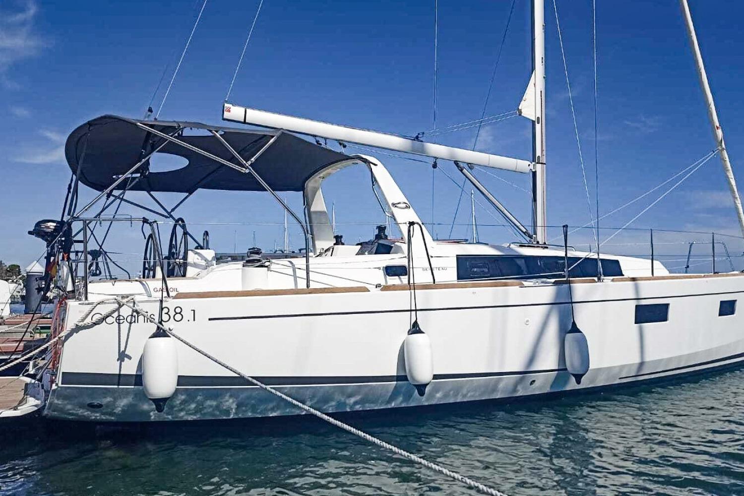 Beneteau Oceanis 38.1 2023 Beneteau Oceanis 38.1 sailboat docked, featuring sleek design and modern amenities.