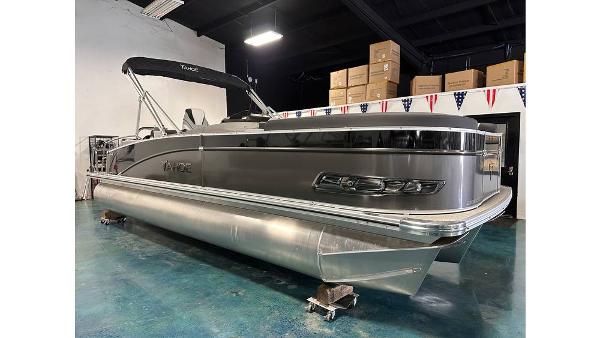 2025 Tahoe Pontoon Cascade Cruise Rear Bench