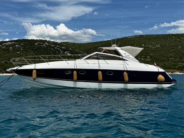 2000 Princess V42