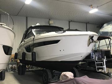 2023 Cruisers Yachts 38 GLS