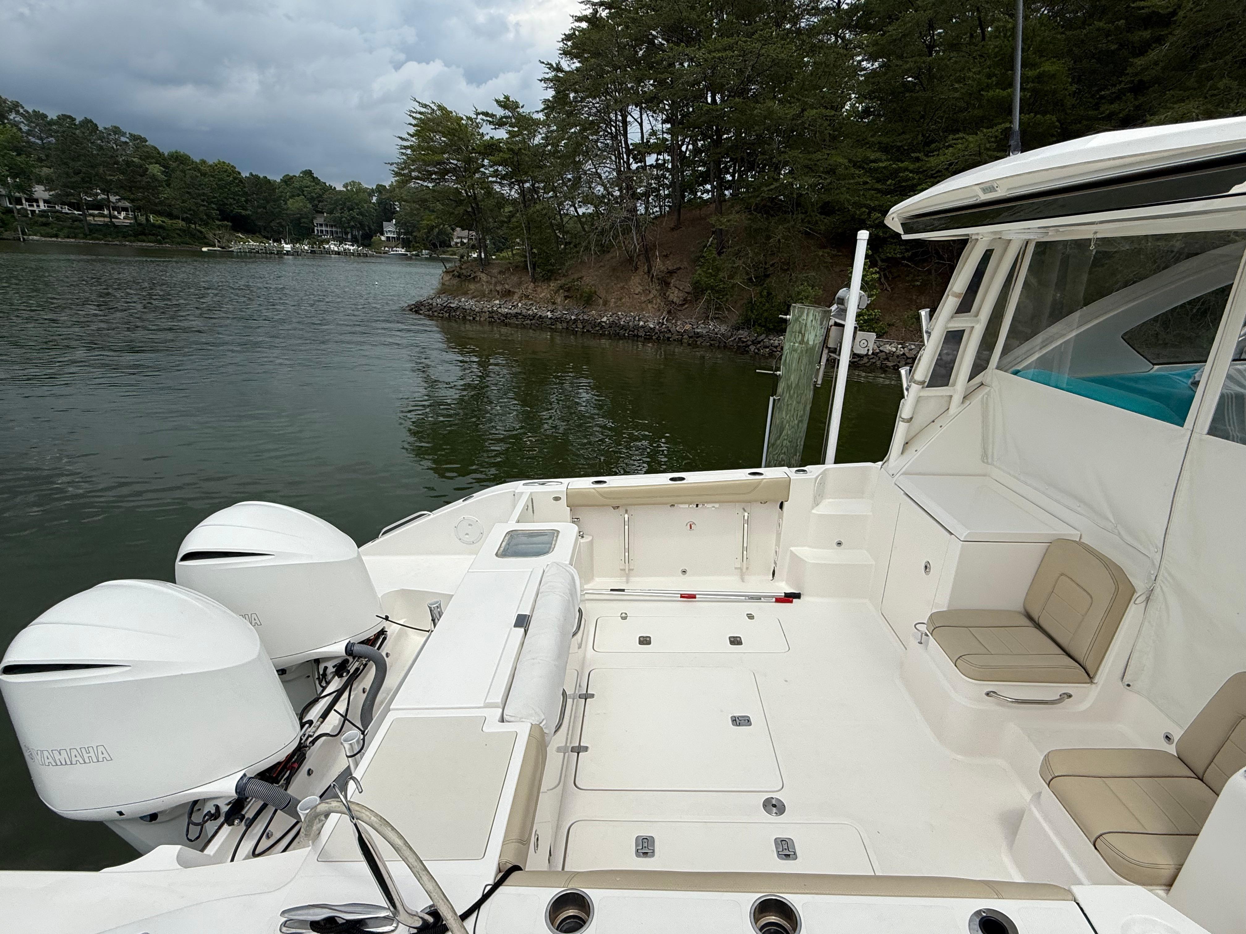 2017 Pursuit 355 OS