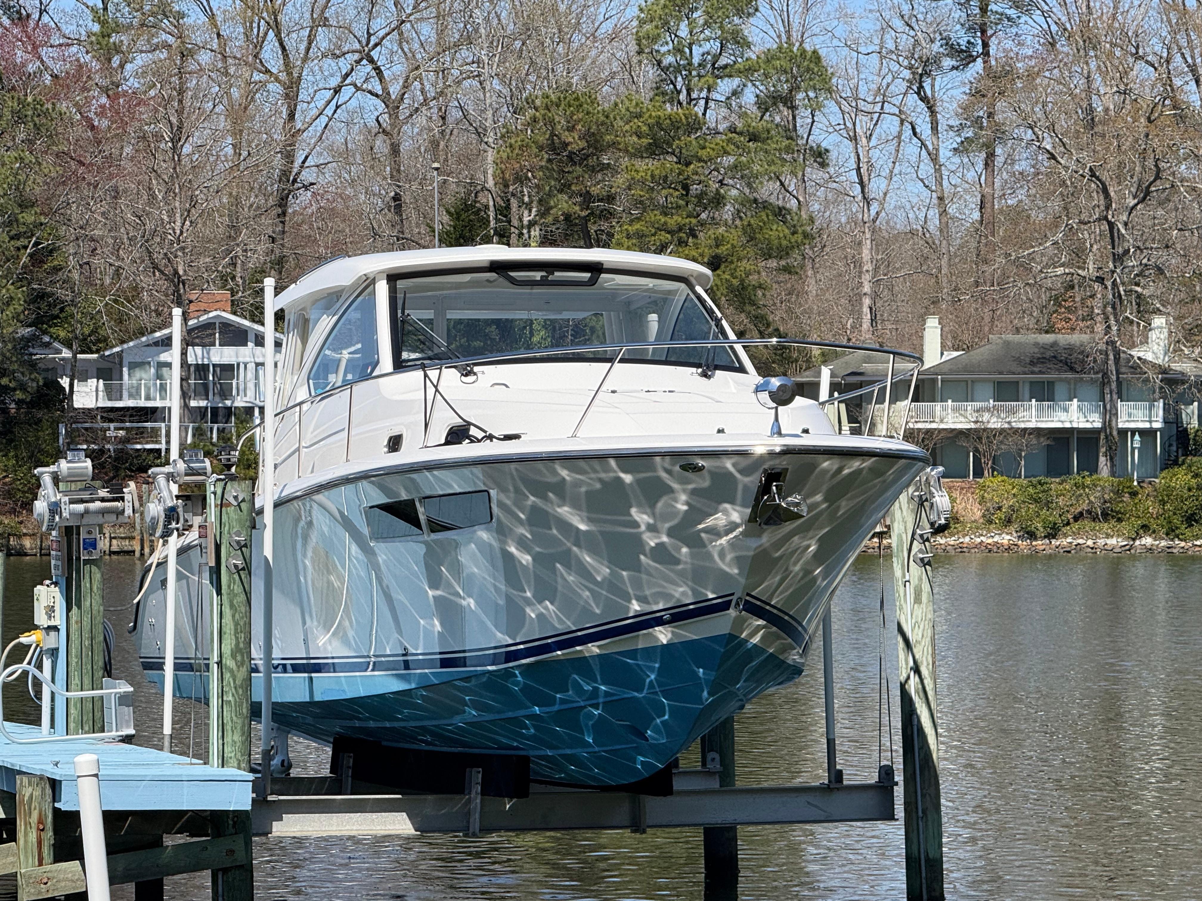 2017 Pursuit 355 OS