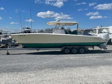 2000 Venture 34 Center Console