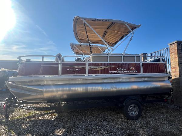 2025 Sun Tracker Bass Buggy 18 DLX