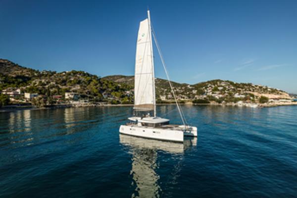 2013 Lagoon 52