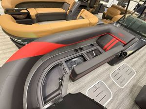 Bennington M Quad Bench 24 MFB Tritoon