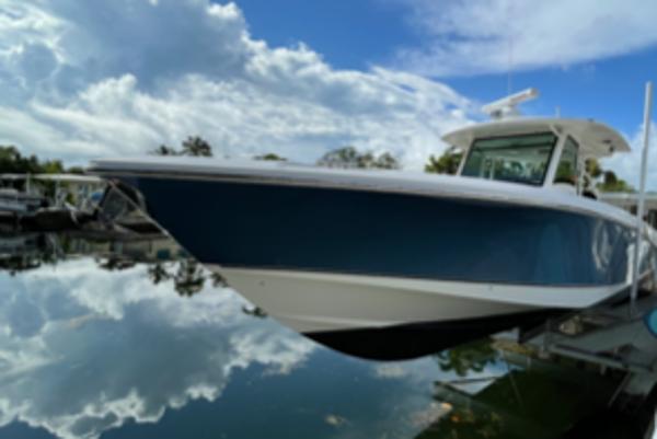 2012 Boston Whaler 370 Outrage