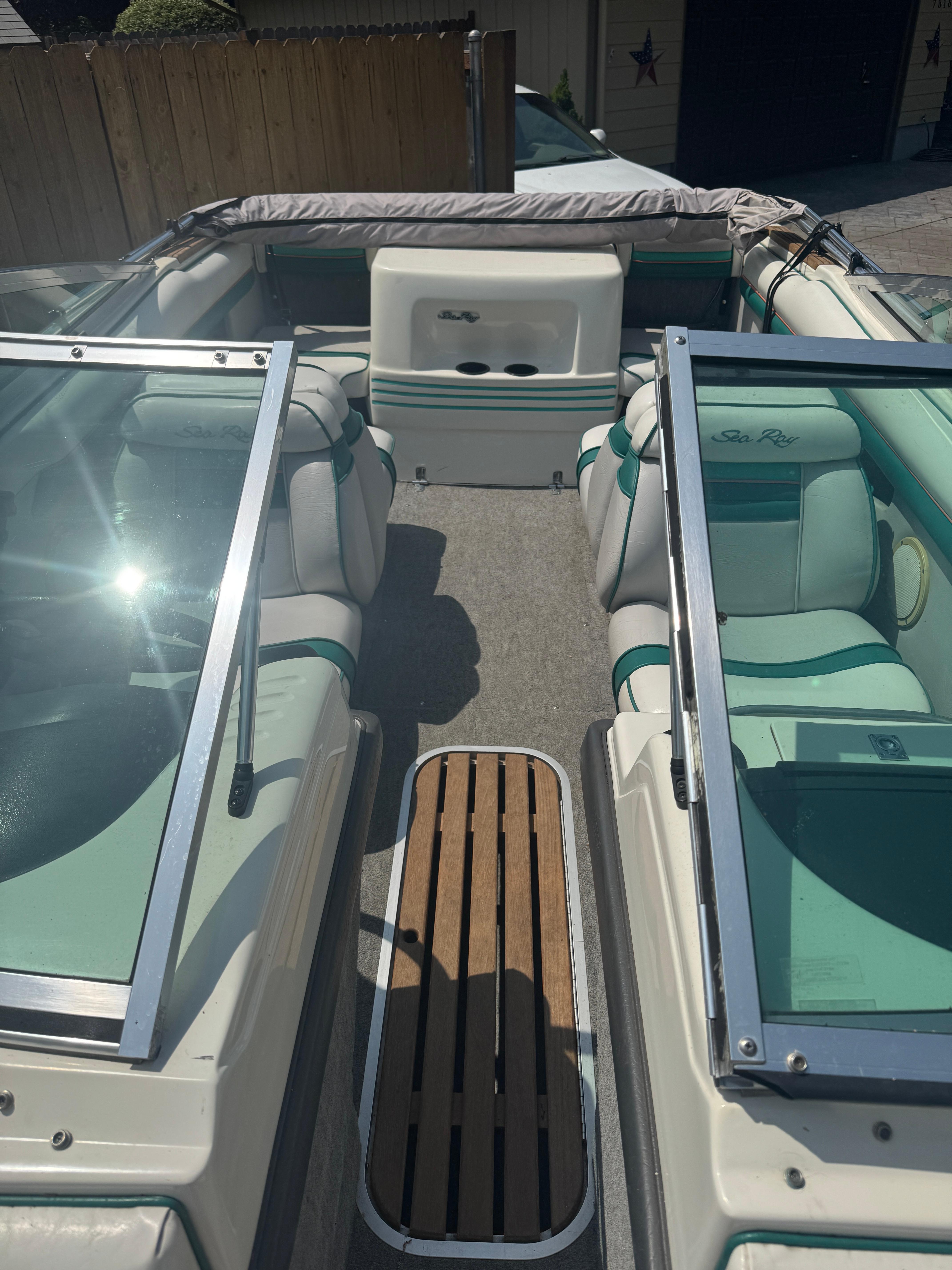 1993 Sea Ray 4.3 L V-6 Merc Cruiser