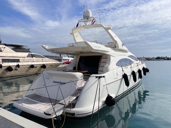 2007 Azimut 68E