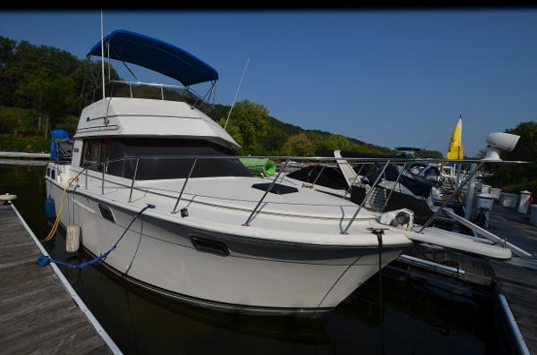 1988 Carver 3207