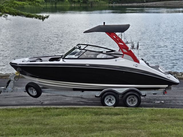 2018 Yamaha Boats 212X
