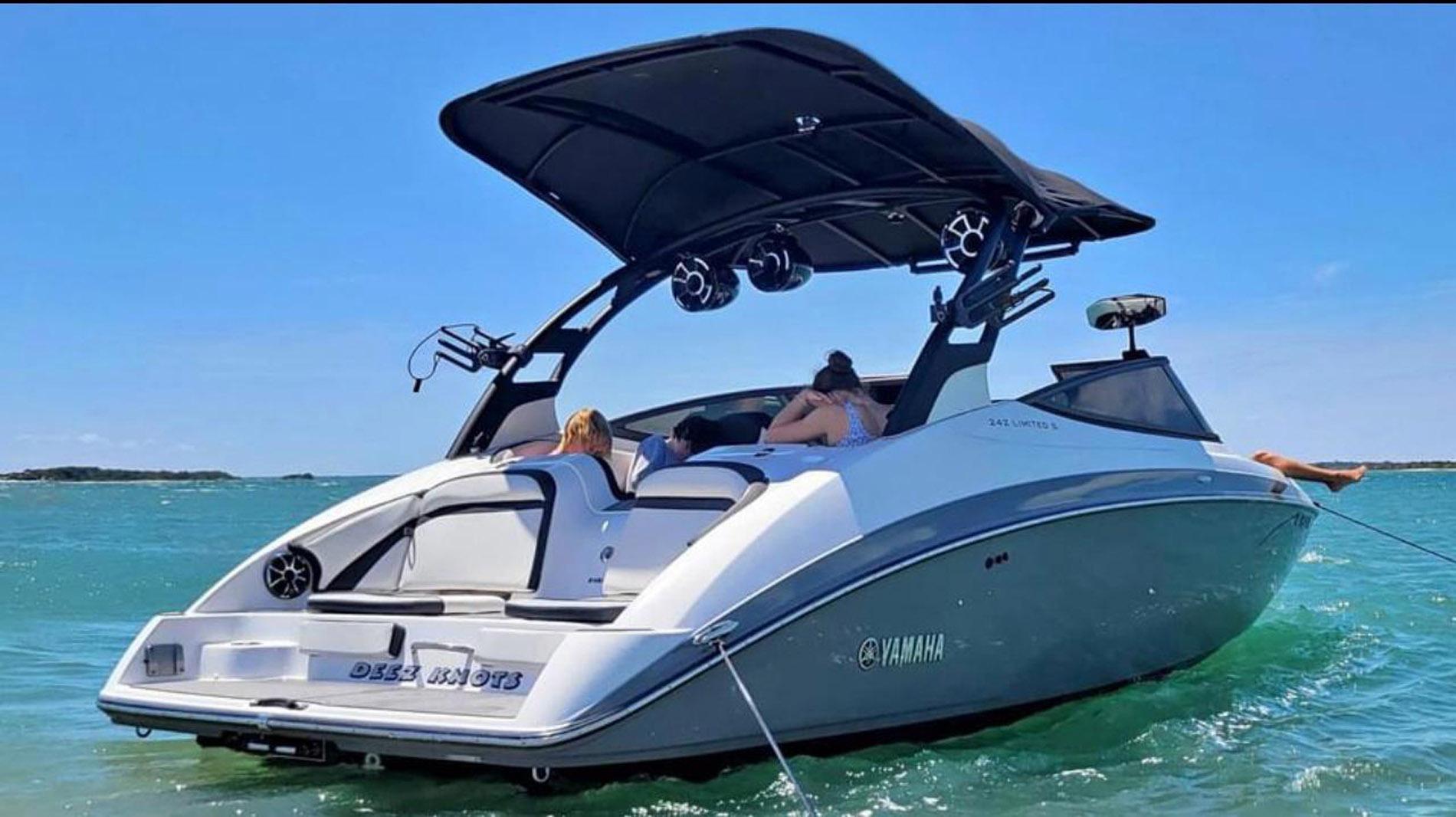 スミレ 2019 Yamaha Boats 242 Limited SE, Miramar United States