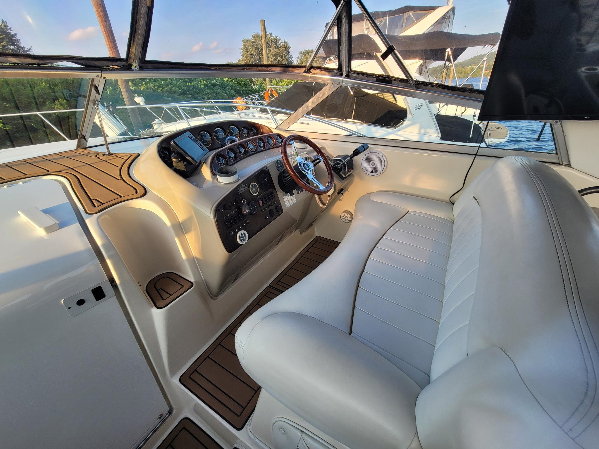 2000 Rinker Fiesta Vee