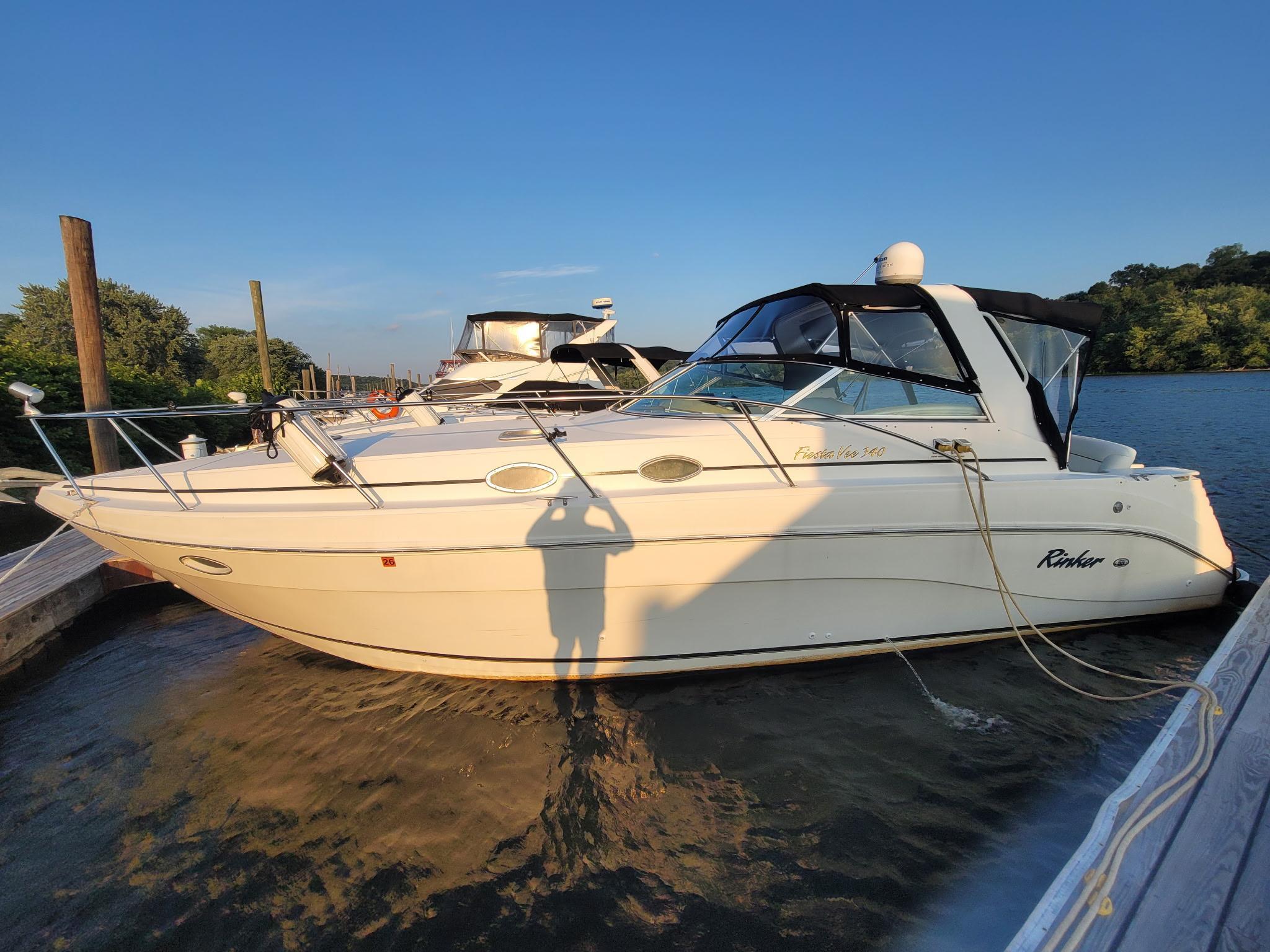 2000 Rinker Fiesta Vee