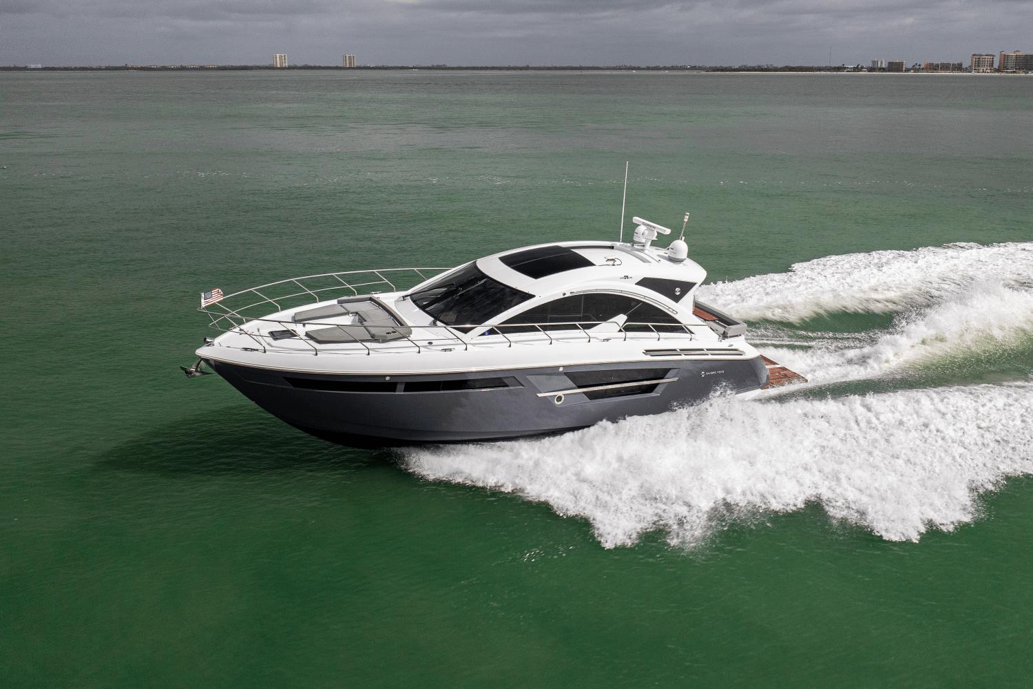 2022 Cruisers Yachts 54 Cantius