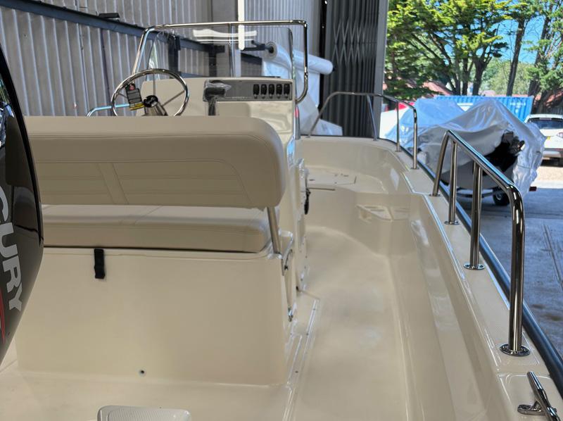 2023 Boston Whaler 170 Montauk