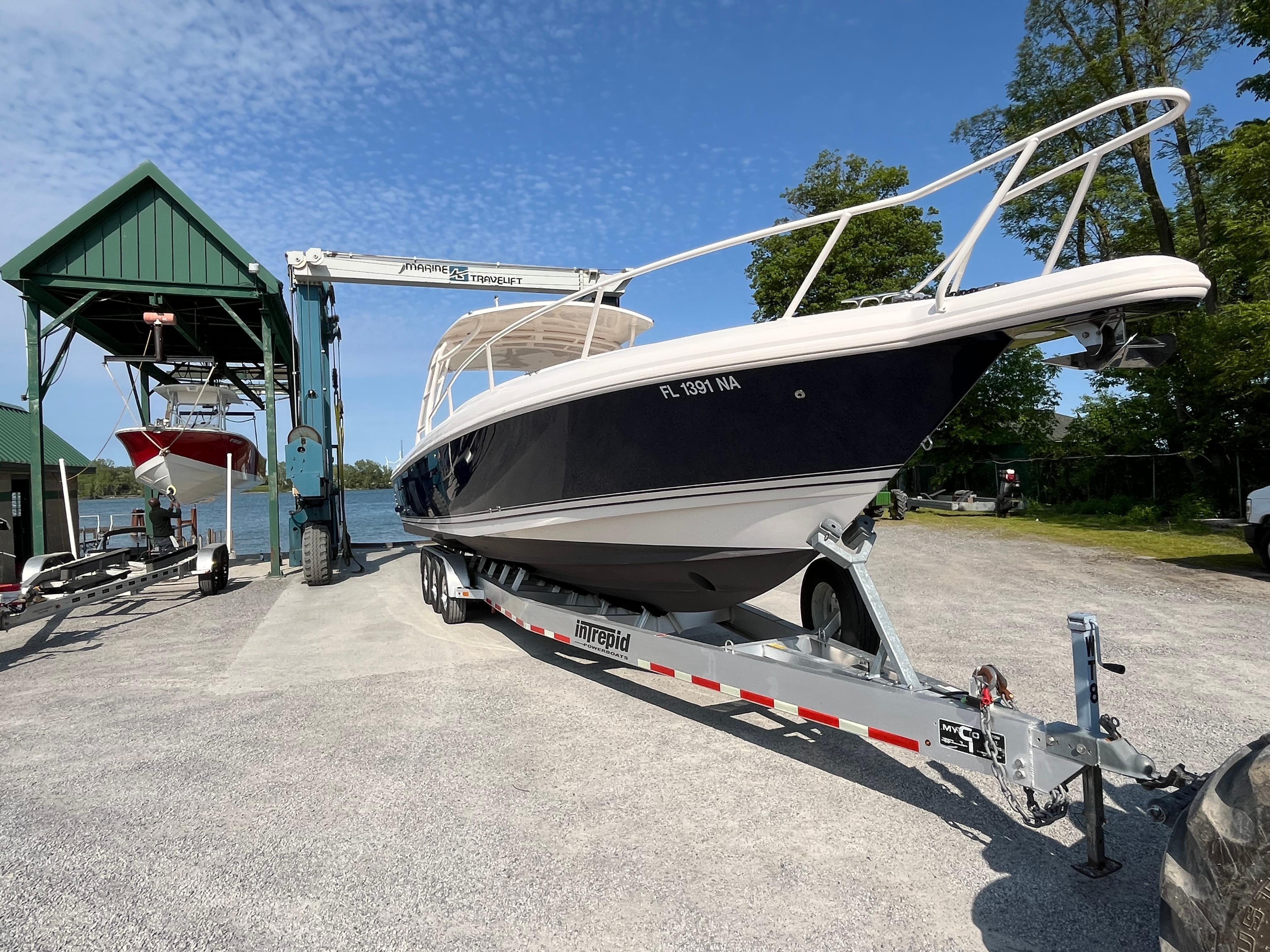 2002 Intrepid 366 Cuddy