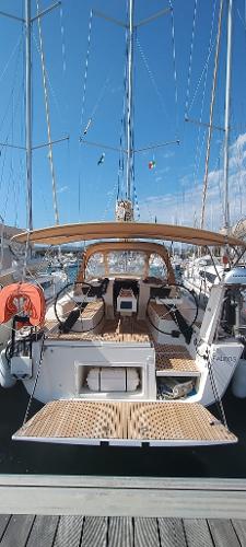 2018 Dufour 360