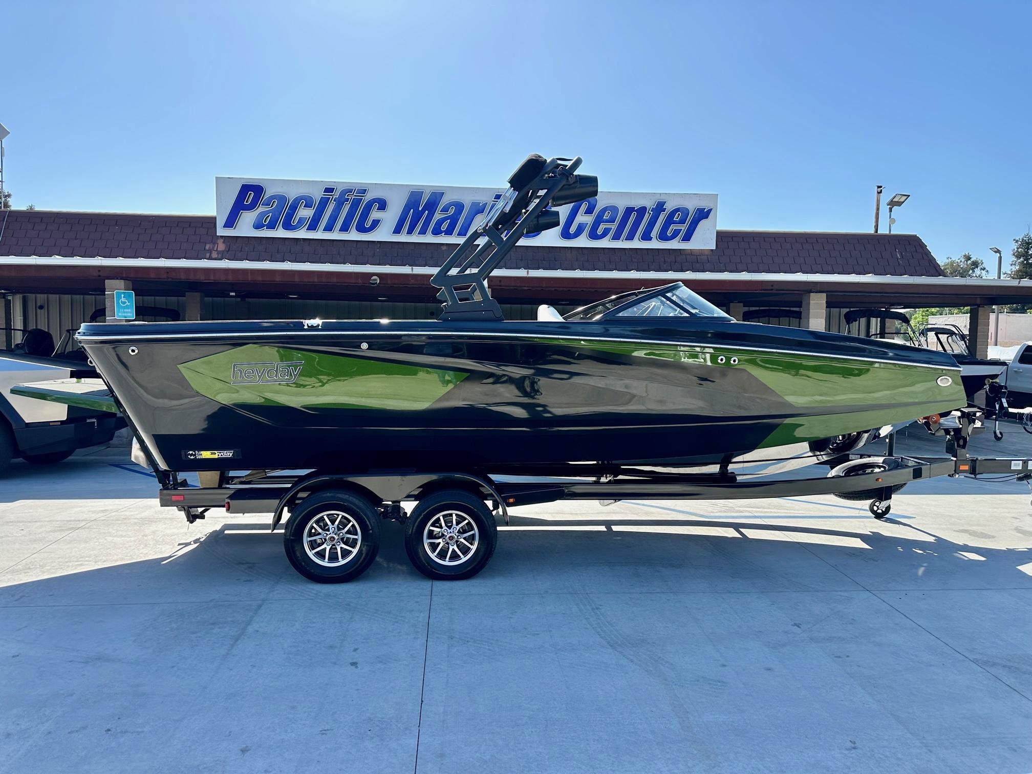 2025 Heyday WT Surf - 6.2L Mercury w/ 370HP