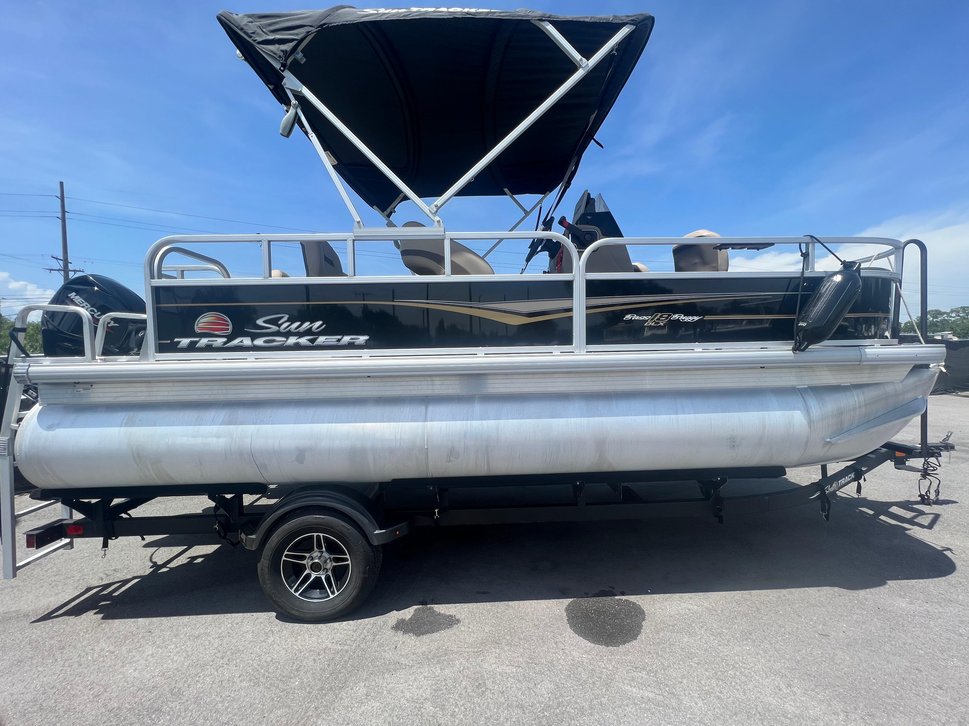 2022 Sun Tracker Bass Buggy 18 DLX