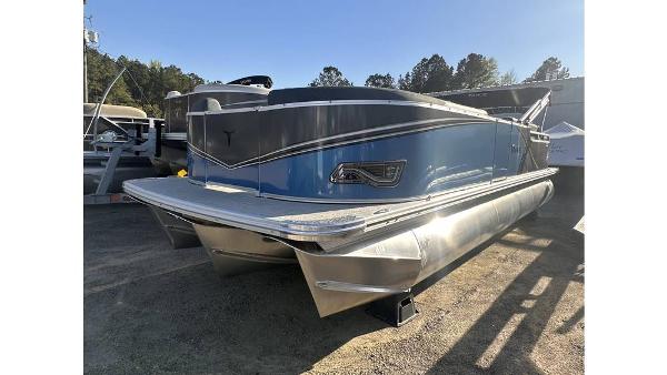 2025 Tahoe Pontoon LTZ Cruise Rear Bench