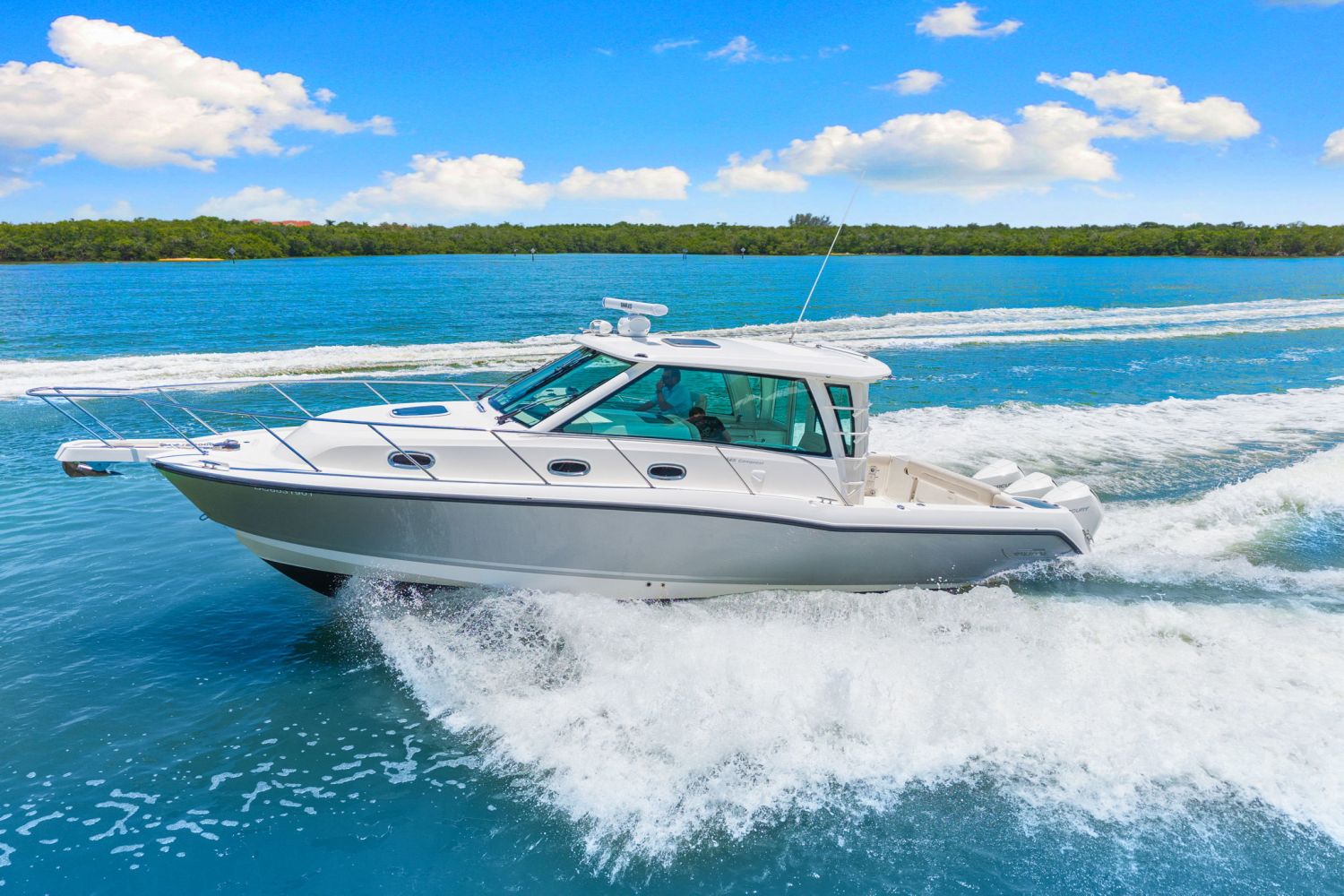 2023 Boston Whaler 345 Conquest
