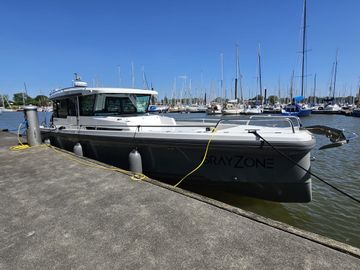 2018 Axopar 37 XC CROSS CABIN