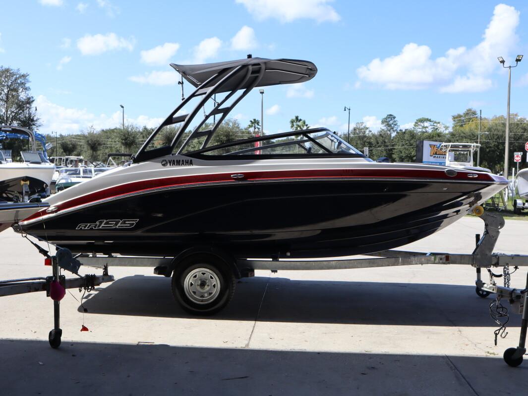 Yamaha Boats AR195