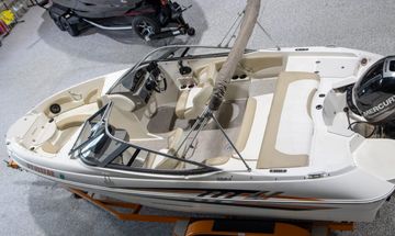2018 Stingray 204 LR Sport Deck