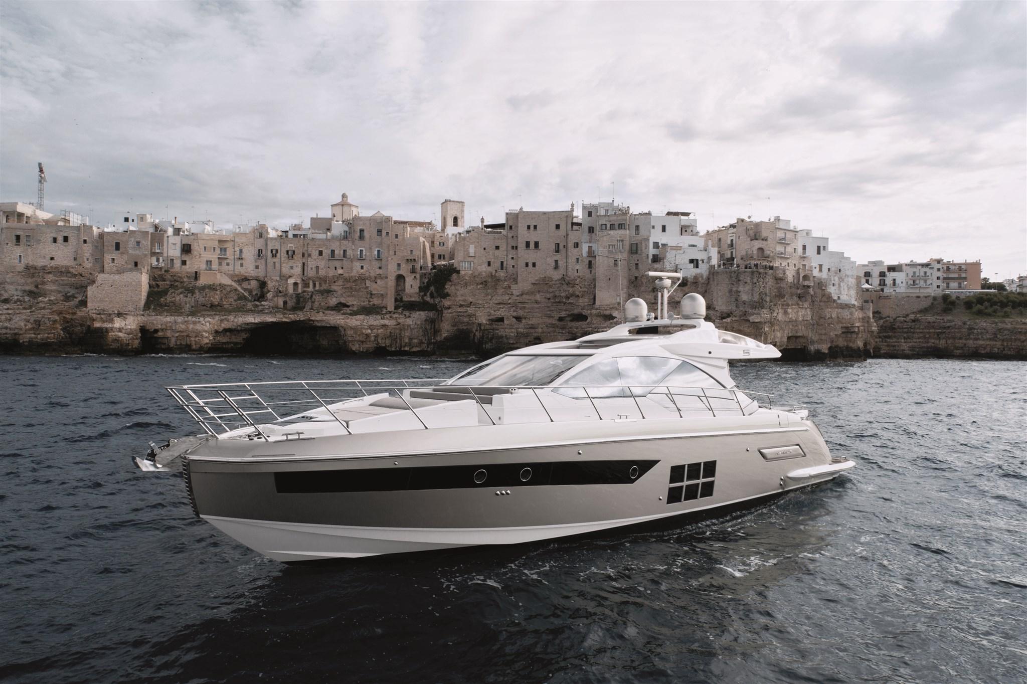 Azimut S6 Sportfly S6 External View 1_Mid res