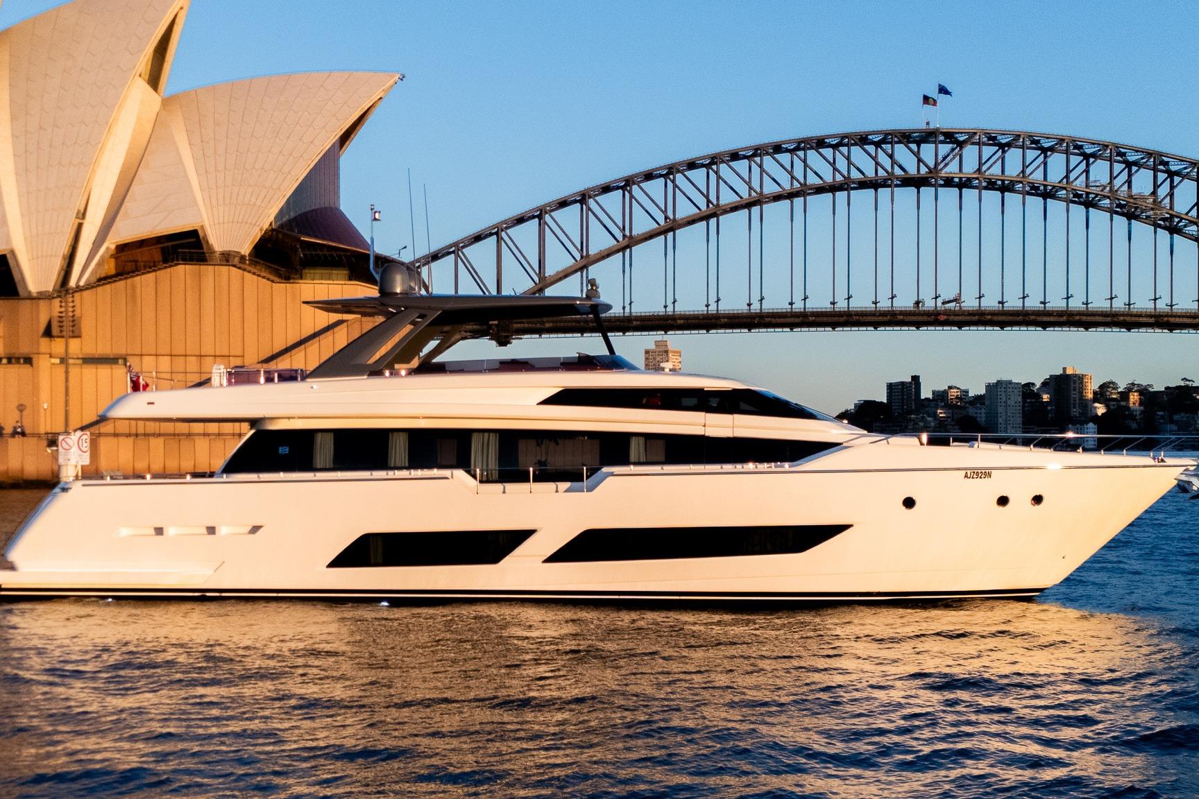2017 Ferretti Yachts 850