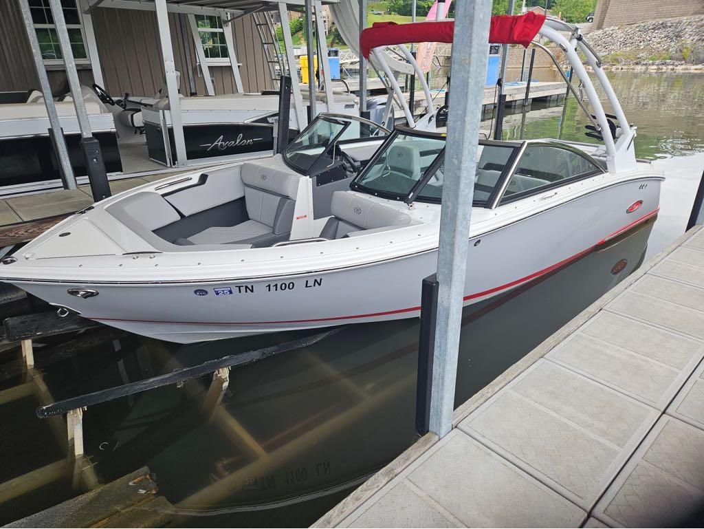 2023 Cobalt CS23 Surf
