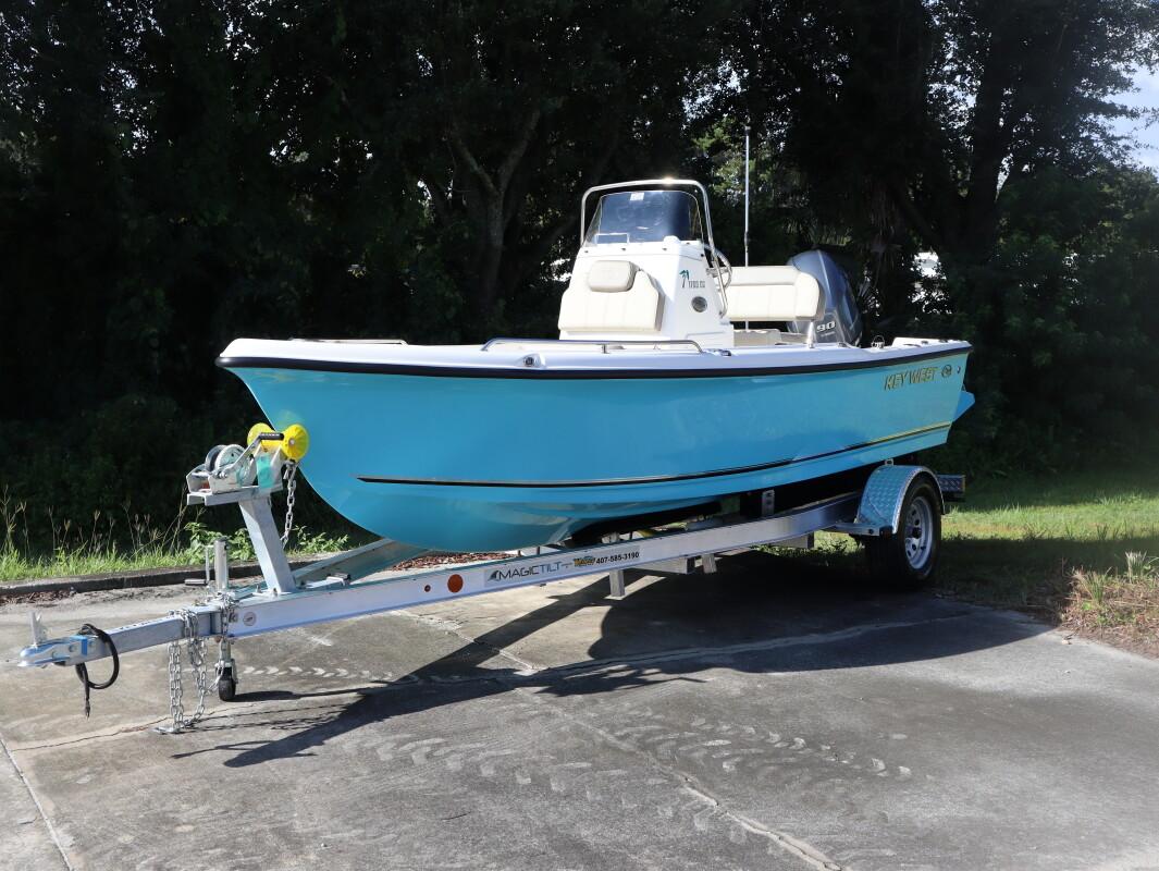 2025 Key West Center Console 1720 CC