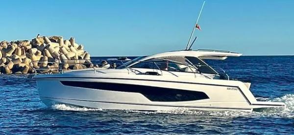 2022 Sealine S335