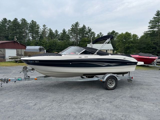 2009 Bayliner 185