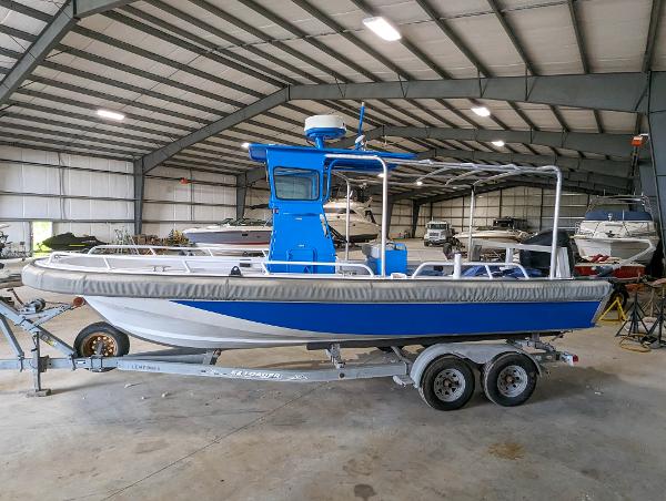2003 Boston Whaler Guardian 27