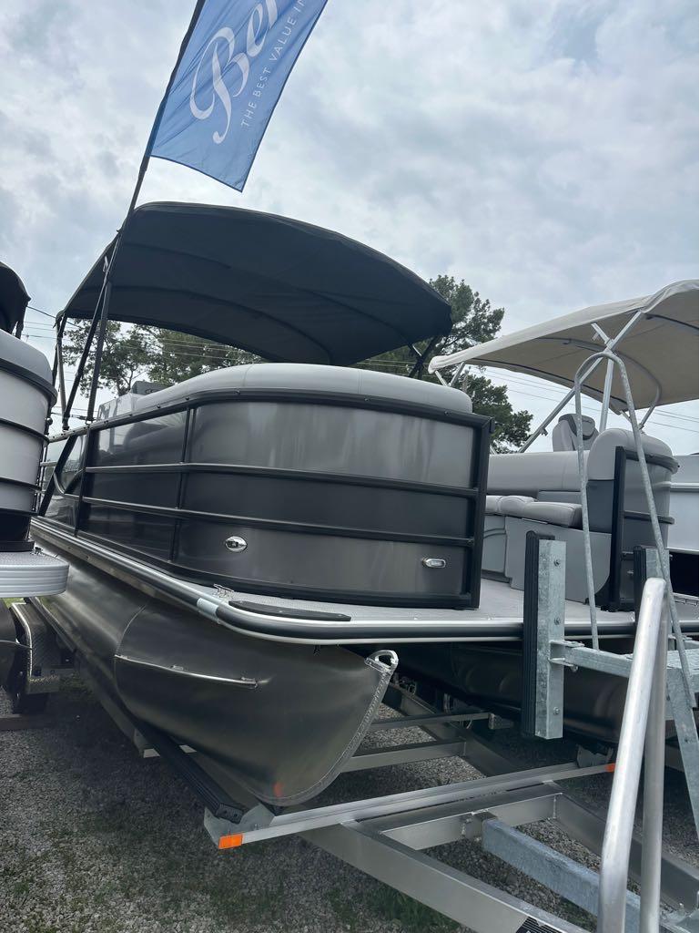 Bentley Pontoons Legacy Cruise 200