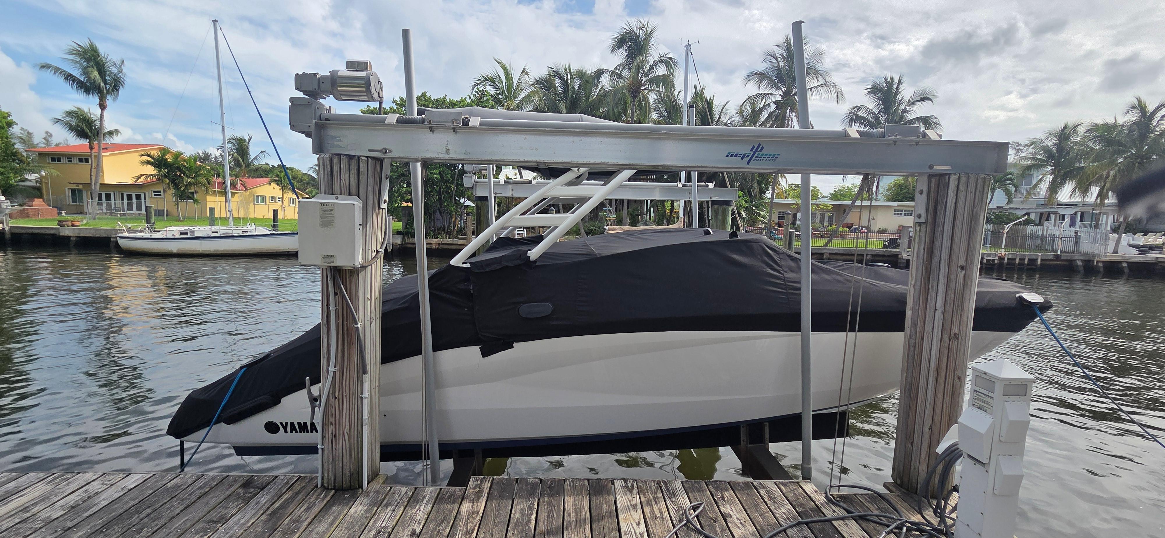 2023 Yamaha Boats 252SD