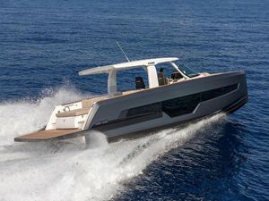 Fjord 41 XL 2024 Fjord 41 XL yacht cruising on open sea, showcasing sleek design and powerful performance.