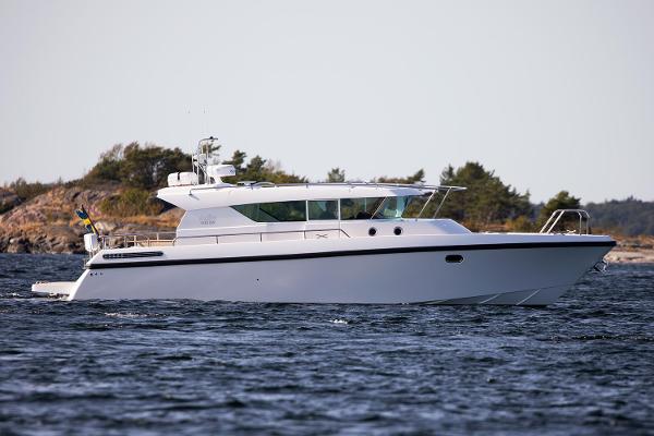 2025 Delta Powerboats 400 SW