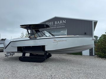 2025 Iguana Bow Rider