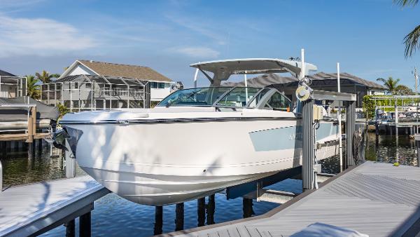 2021 Aviara AV32 OB
