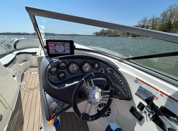 2012 Larson Lxi