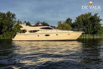 2005 Ferretti Yachts 550